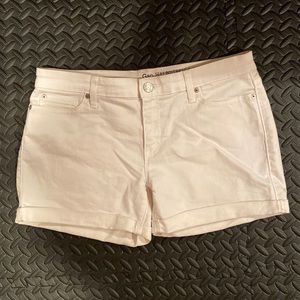 Gap sexy boyfriend shorts. White size 8. Ladies.